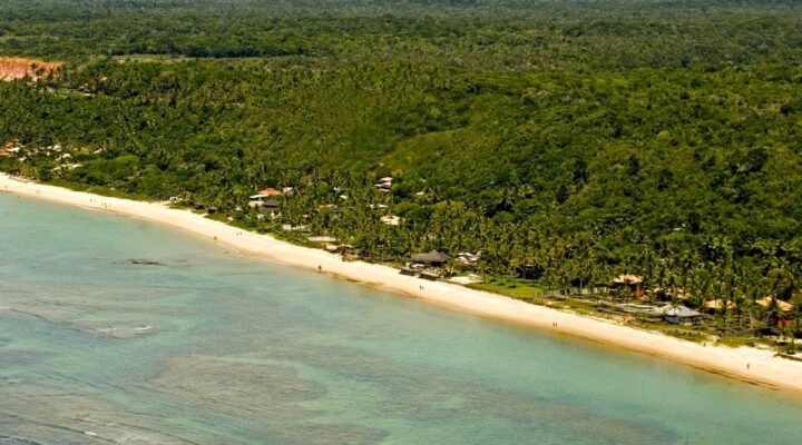 Praia Parracho: O Paraíso Deslumbrante de Arraial d’Ajuda que Você Precisa Visitar Já!